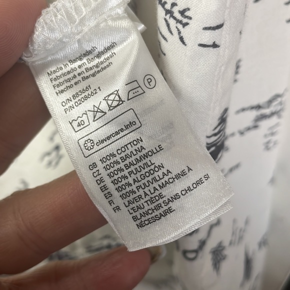 EUC H&M black and white Aloha Print resort shirt - Picture 6 of 6